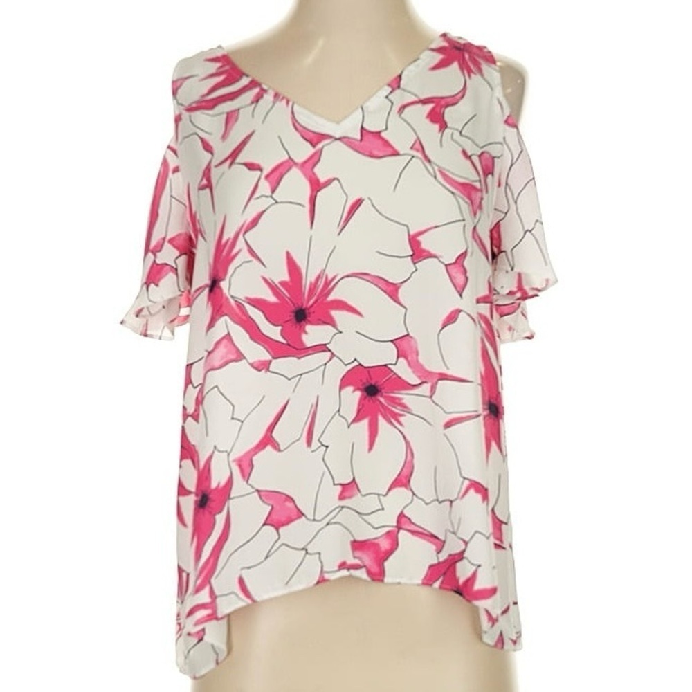 Violet & Claire Pink Floral Cold Shoulder Flutter Blouse
